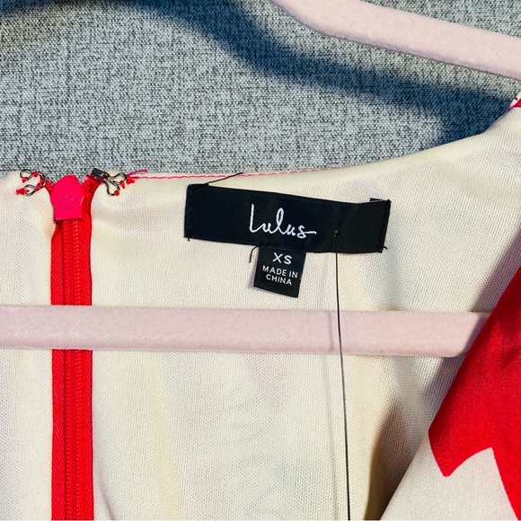 NEW Lulu’s XS Lovable Blossom Hot Pink Floral Print Satin Surplice Romper - Picture 9 of 11